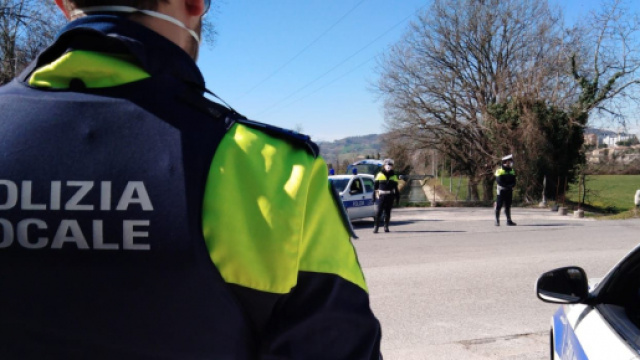 Merate: multa di 373 euro a marito che aveva accompagnato la moglie in visita al padre moribondo.