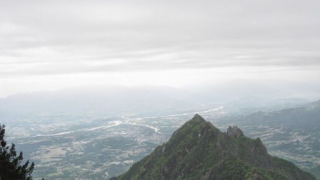 Treviso, tragedia sul monte Peron: escursionista cade e muore sotto gli occhi degli amici