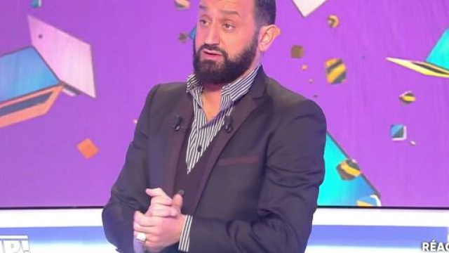 Cyril Hanouna r&eacute;v&egrave;le avoir eu une photo nue d'une chroniqueuse