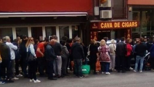 Deconfinement : Les fran&ccedil;ais se ruent en Espagne pour acheter des cigarettes et du tabac - Capture d'&eacute;cran vid&eacute;o Twitter