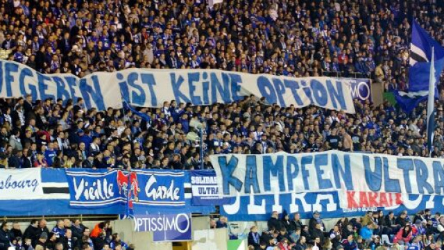 File:Supporters du Racing Club de Strasbourg (RCSA) - banderole de ... - wikimedia.org