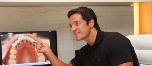 Antigamente ator, Carlos atualmente &eacute; dentista nos EUA. (Arquivo Blasting News)