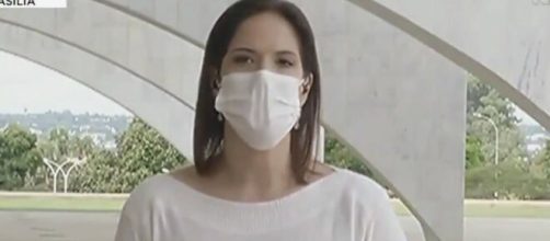 Apoiadora de Bolsonaro atinge rep&oacute;rter com bandeirada durante ato pr&oacute;-governo. (Arquivo Blasting News)