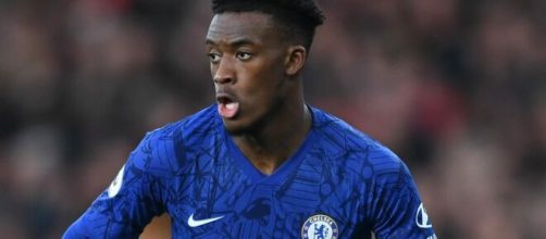 Callum Hudson-odoi, atacante do Chelsea, foi preso ap&oacute;s ser acusado do crime de abuso. (Arquivo Blasting News)