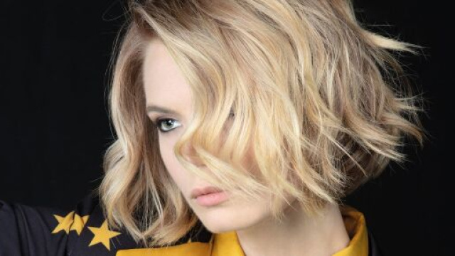 Tagli di capelli per l'estate: il bob e la coda di cavallo da abbinare alla mascherina