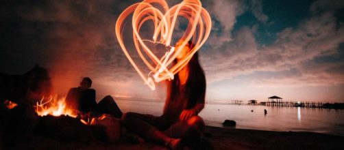 Caracter&iacute;sticas da namorada de cada signo. (Arquivo Blasting News).