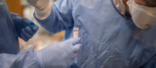 Los cient&iacute;ficos siguen trabajando contrarreloj contra el coronavirus