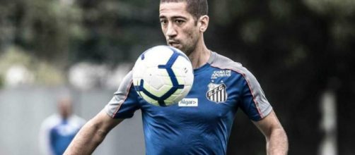 Time mineiro j&aacute; mostrava interesse em Evandro, o clube conta com jogador em julho, mas, o Santos quer renovar o contrato ( Ivan Storti/Santos FC)