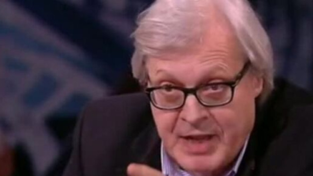 Vittorio Sgarbi a Quarta Repubblica si scaglia contro l'utilizzo della mascherina, soprattutto all'aperto.