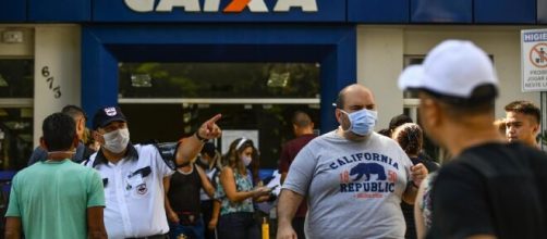 Informais encontram dificuldade para receber o aux&iacute;lio emergencial (Arquivo Blasting News).