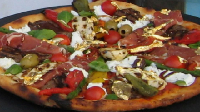 5 tra le pizze pi&ugrave; costose al mondo: la 'Luigi XIII' costa 12.000 dollari.