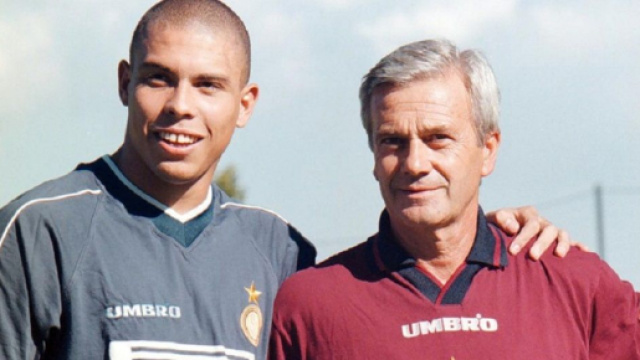 Ronaldo e Gigi Simoni all'Inter nella stagione 1997/98.