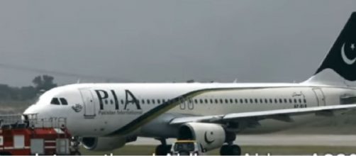 PIA A320 plane crash in Karachi. [Image source/Ishrion Aviation YouTube video]