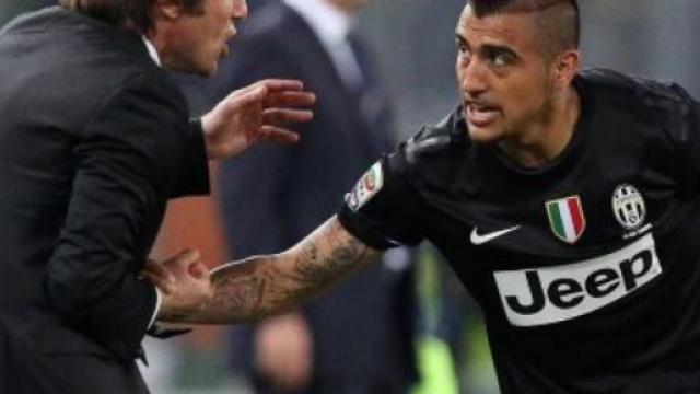 Nella foto Antonio Conte ed Arturo Vidal nella loro esperienza professionale alla Juventus.