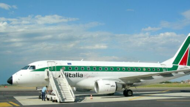 Alitalia norme di sicurezza per personale di bordo e passeggeri in tempo di Covid-19