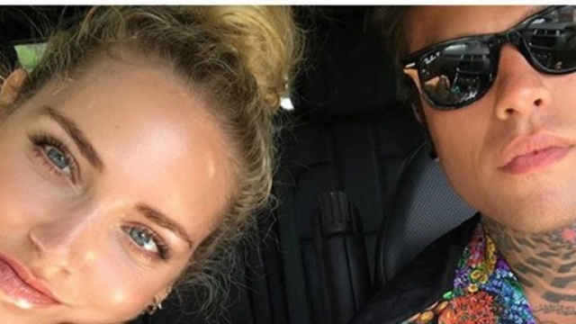 Chiara Ferragni potrebbe essere incinta: sui social mostra pancino sospetto