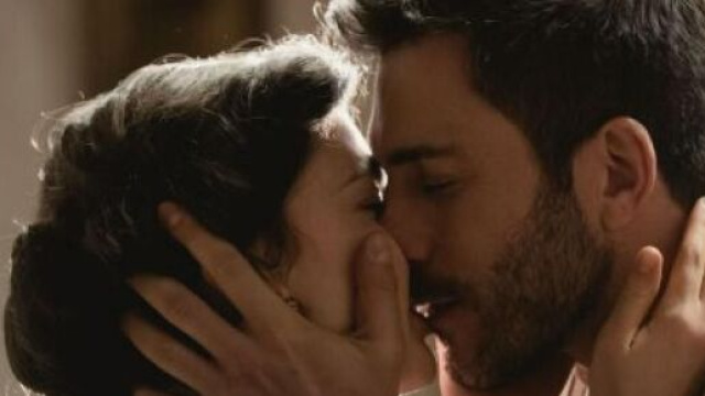 Spoiler Una Vita: Telmo e Lucia si baciano appassionatamente.