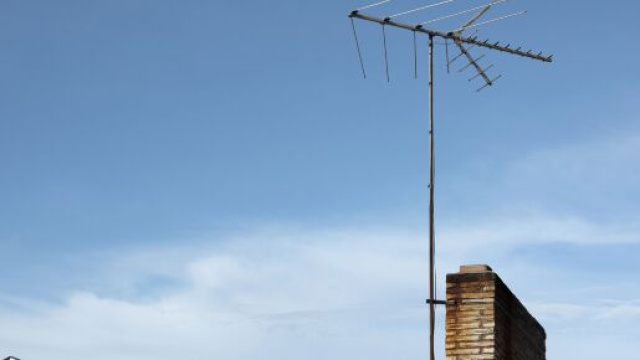 Lecce, 60enne cade dal terrazzo e perde la vita.