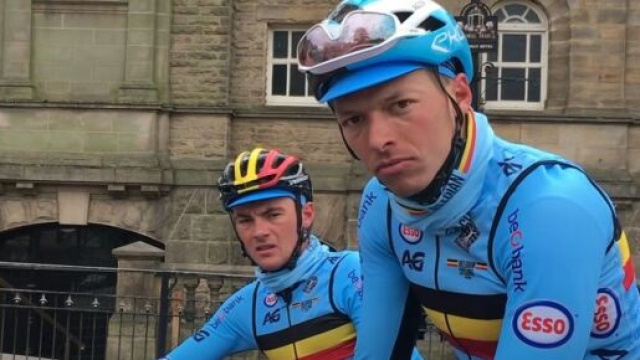 Oliver Naesen con la maglia della nazionale belga.