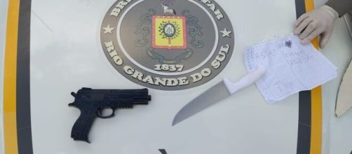 Cadeirante mudo tenta assaltar joalheria com arma de brinquedo. (Reprodu&ccedil;&atilde;o/Pol&iacute;cia Civil)