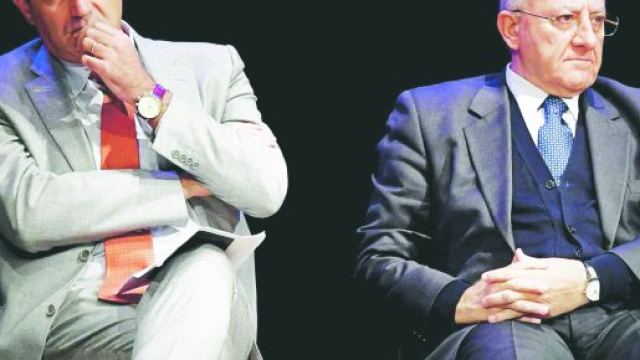 Fase 2 a Napoli, De Magistris: 'Apro la citt&agrave; anche di notte'.