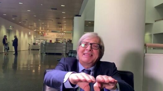 Vittorio Sgarbi contro la figura dell'assistente civico voluta dal ministro Boccia.