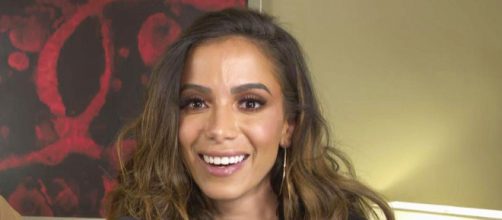 Anitta afirma que o seu n&uacute;mero de telefone vazou e agradece ao respons&aacute;vel. (Arquivo Blasting News)