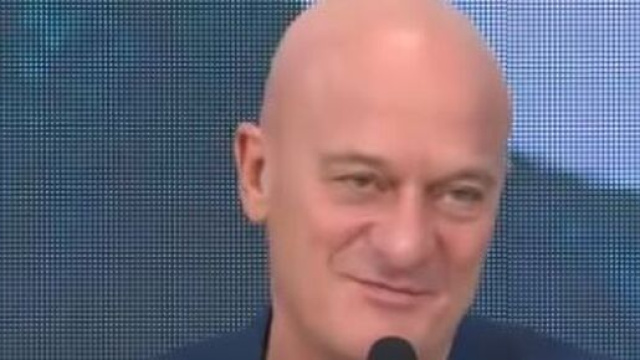 Claudio Bisio critico sulla gestione dell'emergenza coronavirus.