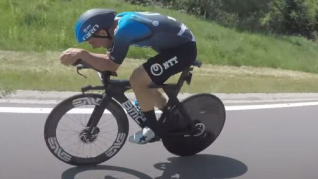 Victor Campenaerts durante il test finale del suo esperimento