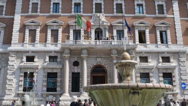 Comunicazioni del governatore della Banca d'Italia