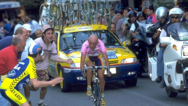 Marco Pantani al Giro d'Italia.