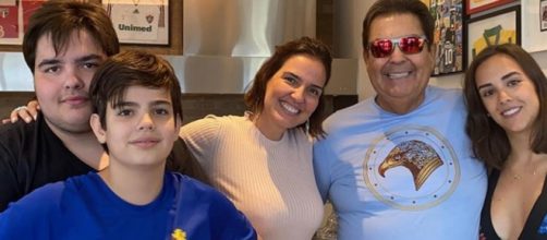 Faust&atilde;o e a fam&iacute;lia. (Reprodu&ccedil;&atilde;o/Instagram/@lucard))