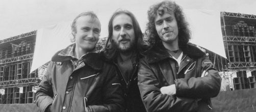 Liderado por Phil Collins, o Genesis fez show &eacute;pico no Earls Court Exhibition Centre, em Londres. (Arquivo Blasting News)