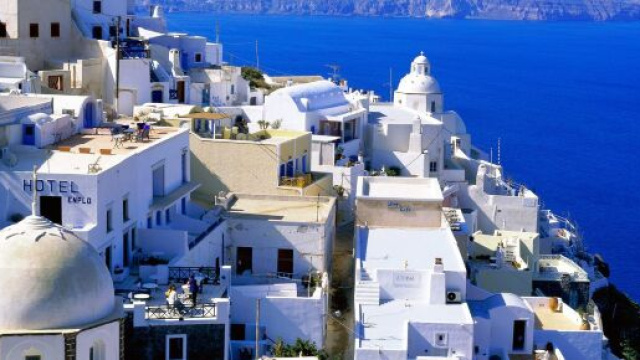 La Grecia riapre all'Italia, ma per quattro regioni saranno previsti test e quarantena obbligatori.
