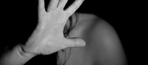 Al&eacute;m de espancar, homem tentou atropelar a companheira. (Arquivo Blasting News)