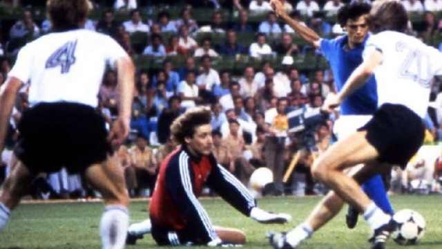 Il gol di Altobelli nella finale mondiale di Madrid del 1982 tra Italia e Germania Ovest.