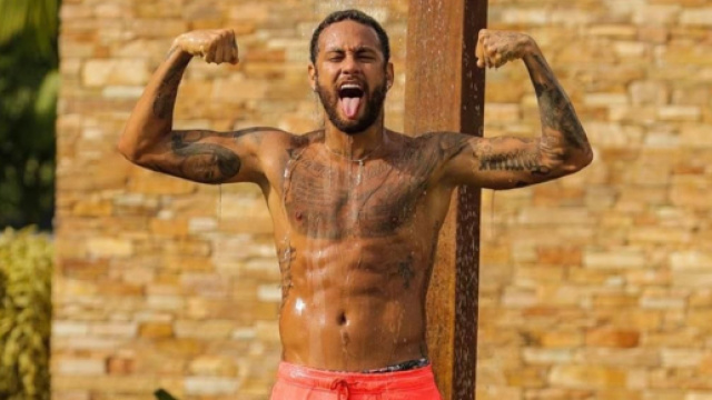 Neymar refuse 100 M&euro; du PSG, il veut &agrave; tout prix rejoindre le Bar&ccedil;a. Cr&eacute;dit:Twitter @neymarjr