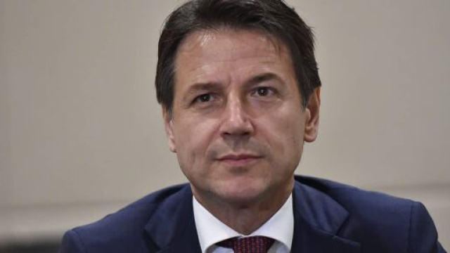 Reddito emergenza, bozza: cumulabile con il RdC, famiglia di 4 membri prenderebbe 720 euro.