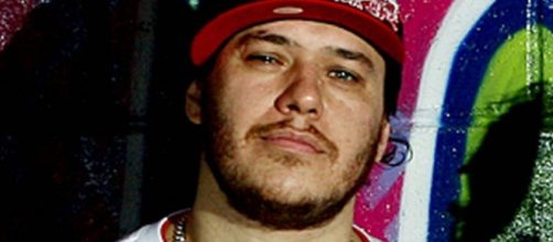 Chor&atilde;o era um &oacute;timo cantor, mas por se envolver com entorpecentes perdeu sua vida.(Reprodu&ccedil;&atilde;o/Globo).