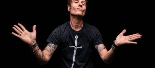 Dinho Ouro Preto contraiu a Covid-19. (Arquivo Blasting News)