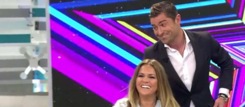 Marta L&oacute;pez y Alfonso Merlos, beso en directo en 'Ya es mediod&iacute;a' - diezminutos.es