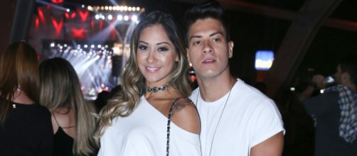 Mesmo separados, Mayra Cardi e Arthur Aguiar ainda dormem na mesma cama. ( Arquivo Blasting News )