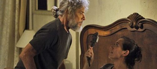 Pereirinha marido de Griselda reaparece para infernizar sua vida em 'Fina Estampa'. (Reprodu&ccedil;&atilde;o/Globo)