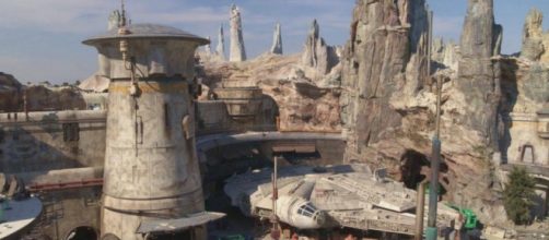 Disney Theme Parks are expected to lose billions amid the coronavirus pandemic. [Image Source: Good Morning America/YouTube]