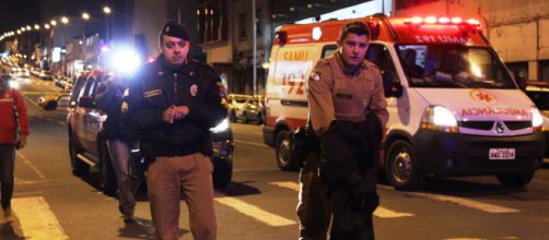 Policial militar salva crian&ccedil;a. (Arquivo Blasting News)