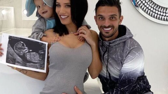 LMAC : Julien Tanti et Manon Marsault d&eacute;voilent le pr&eacute;nom de leur ... - starmag.com