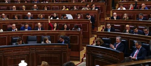 "The Guardian" critica duramente a la oposici&oacute;n en Espa&ntilde;a ante la pandemia