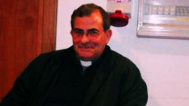 Don Vincenzo Pirarba &egrave; stato soccorso dai Carabinieri.