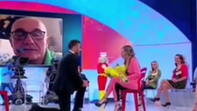 La proposta di nozze di Sossio Aruta a Ursula Bennardo