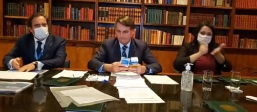 Bolsonaro e a hidroxicloroquina. (Arquivo Blasting News)